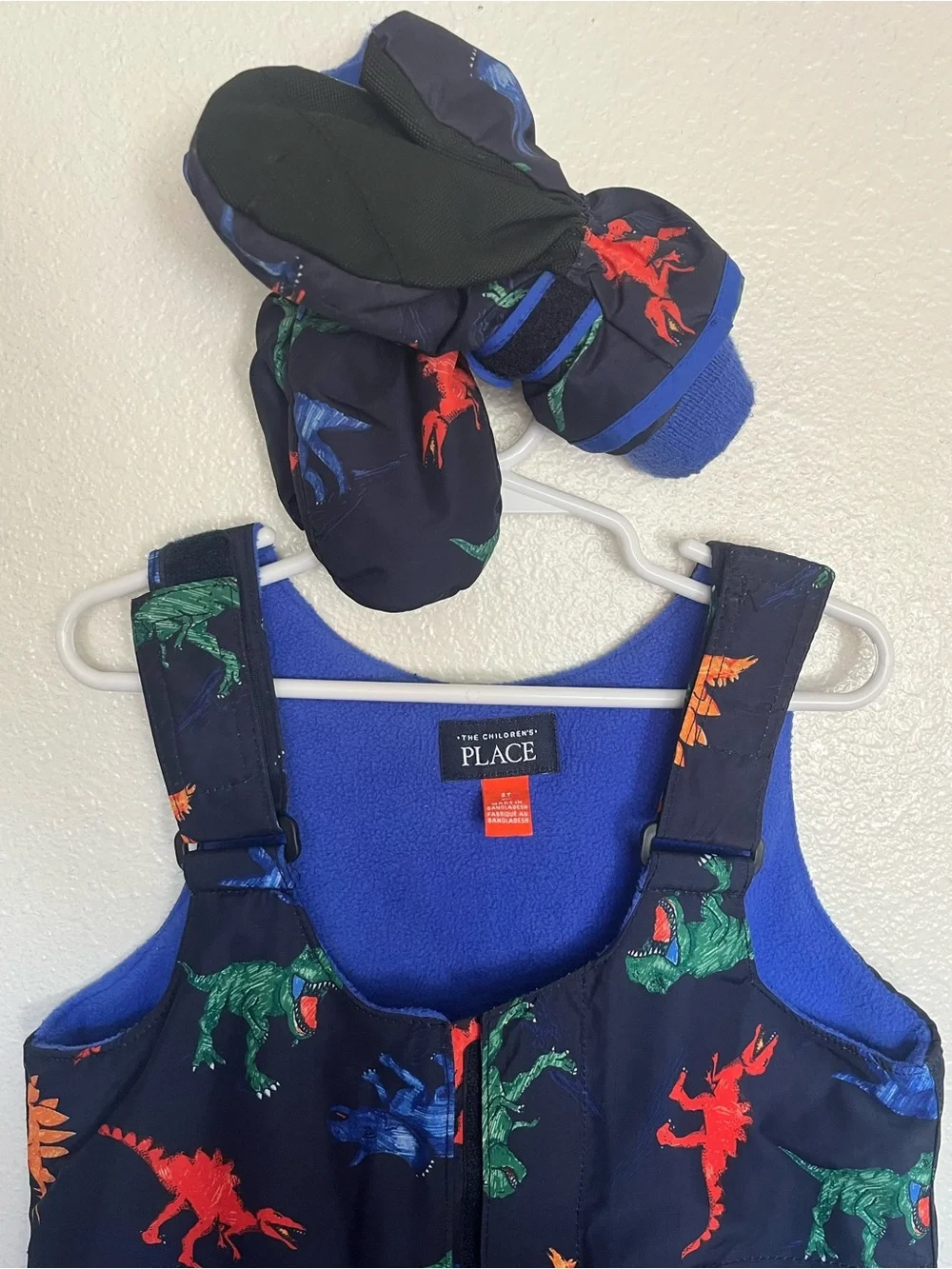 The Children's Place Navy Dinosaur Snow Bib & Gloves Set with Dino Print 3T